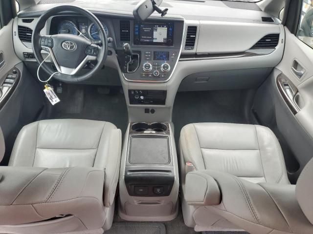 2017 Toyota Sienna XLE