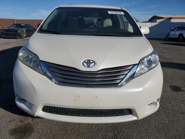 2016 Toyota Sienna XLE