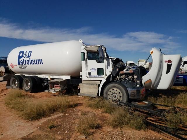 2016 Kenworth Construction T370