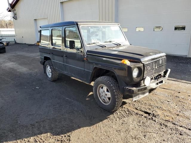 1988 Mercedes-Benz 200 Series