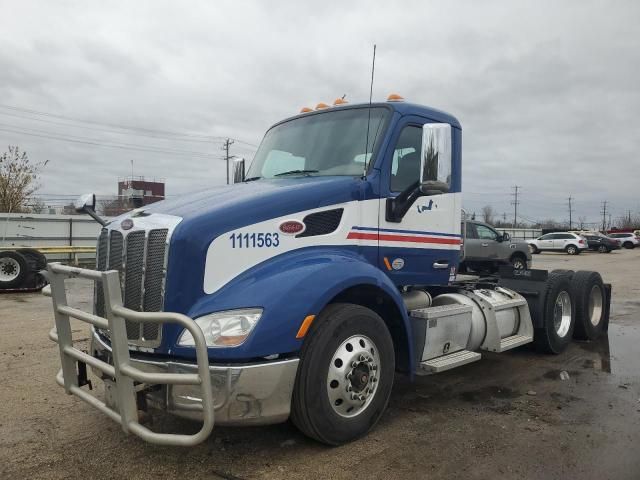 2016 Peterbilt 579