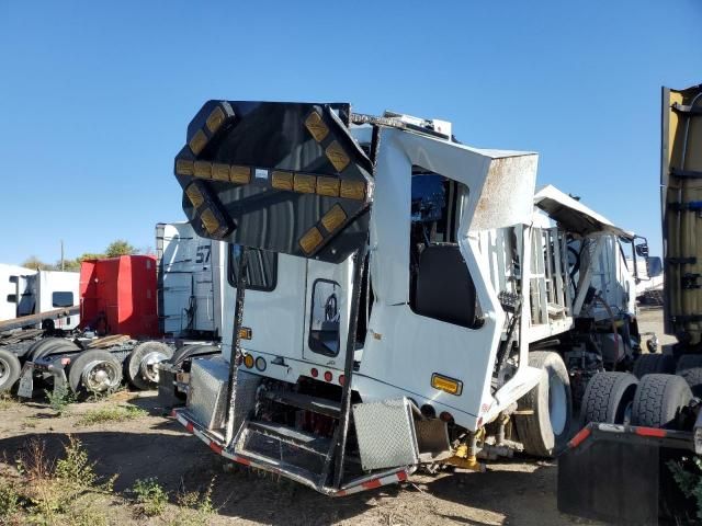 2015 Peterbilt 220