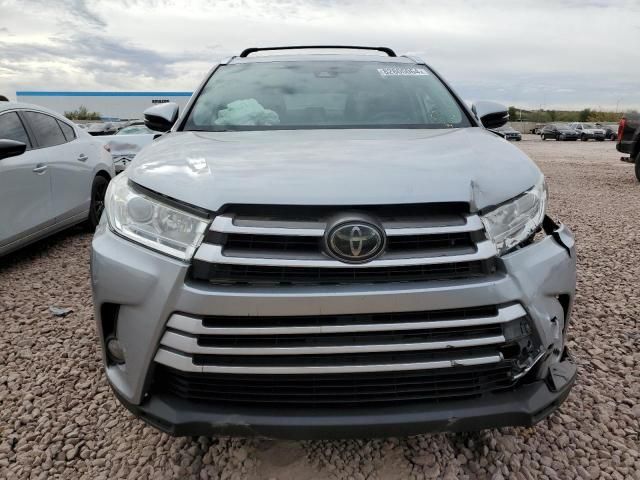 2019 Toyota Highlander SE