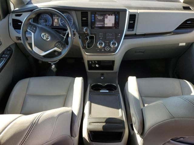 2015 Toyota Sienna XLE