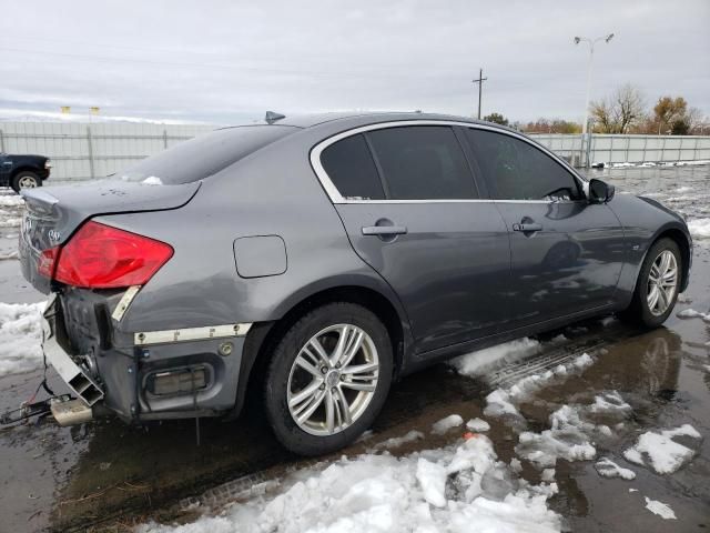 2015 Infiniti Q40