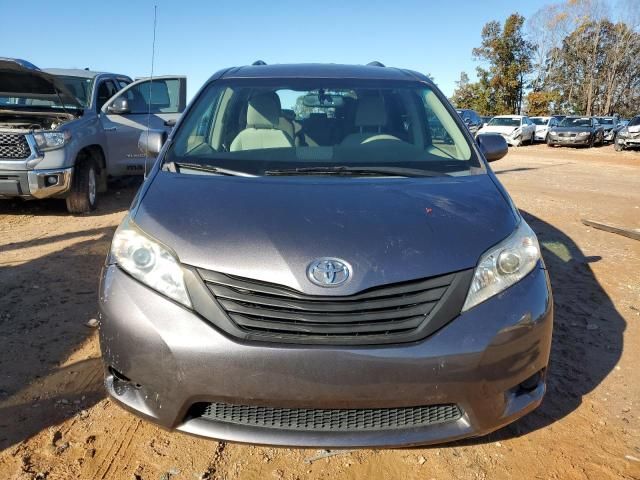 2011 Toyota Sienna LE