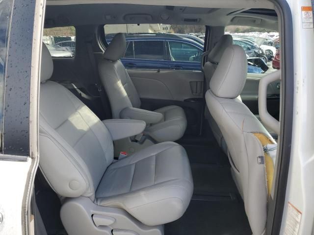 2017 Toyota Sienna XLE