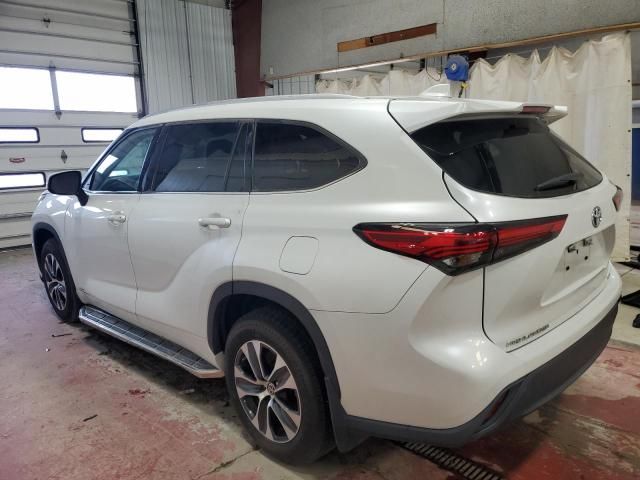 2022 Toyota Highlander Hybrid XLE