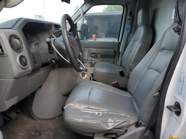 2010 Ford Econoline E350 Super Duty Cutaway Van