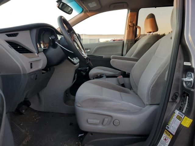 2017 Toyota Sienna LE