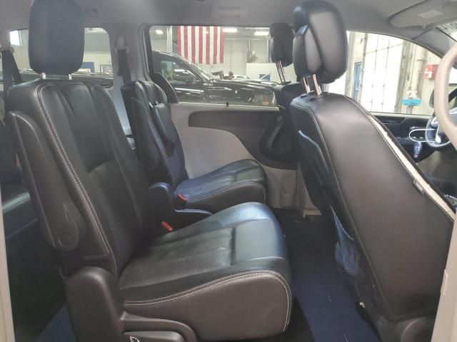 2014 Chrysler Town & Country Touring L