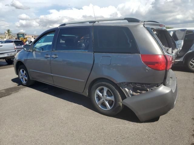 2004 Toyota Sienna CE