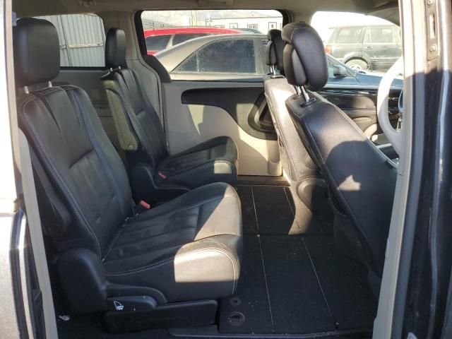 2013 Chrysler Town & Country Touring