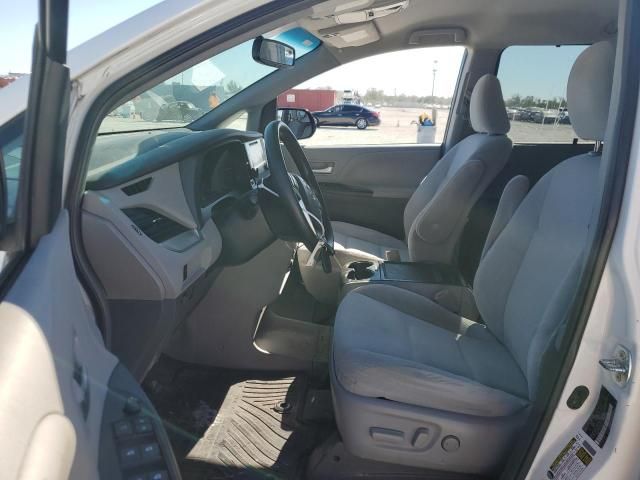 2016 Toyota Sienna LE