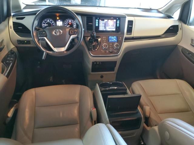 2017 Toyota Sienna XLE