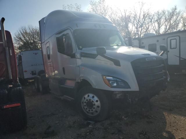 2019 Freightliner Cascadia 126