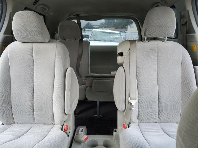 2011 Toyota Sienna LE