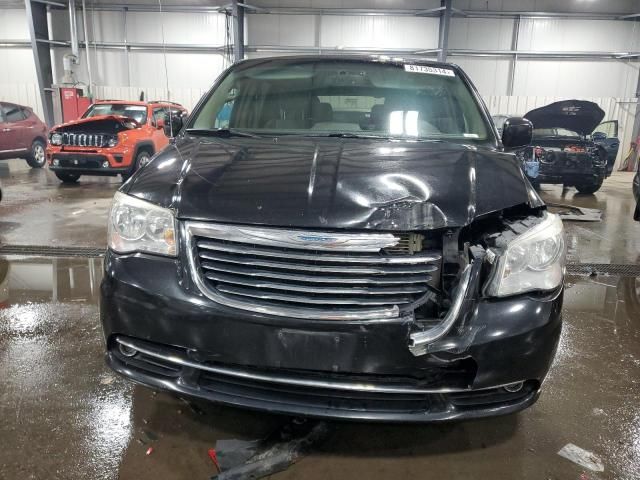 2013 Chrysler Town & Country Touring