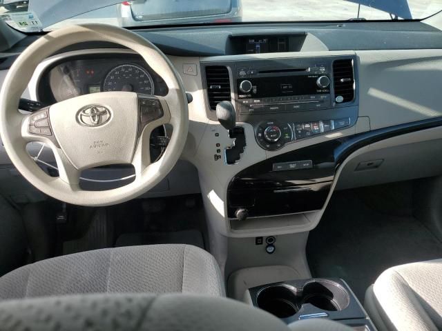 2013 Toyota Sienna LE