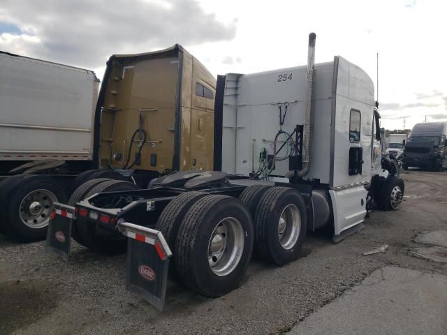 2025 Peterbilt 579