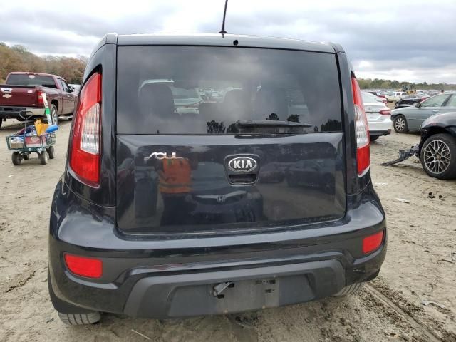 2013 KIA Soul +