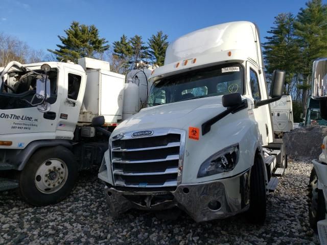 2019 Freightliner Cascadia 126