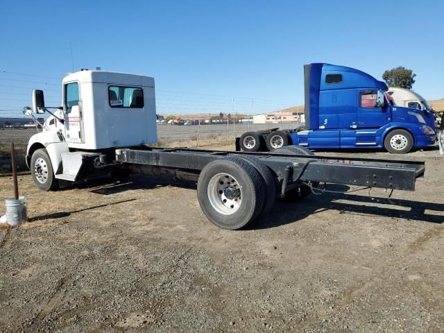 2014 Kenworth Construction T270