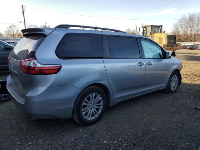 2017 Toyota Sienna XLE