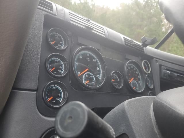 2017 Freightliner Cascadia 125