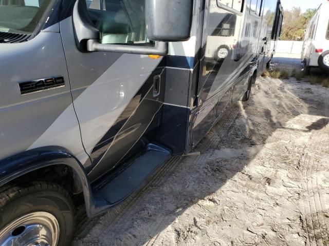 2017 Ford Econoline E450 Super Duty Cutaway Van