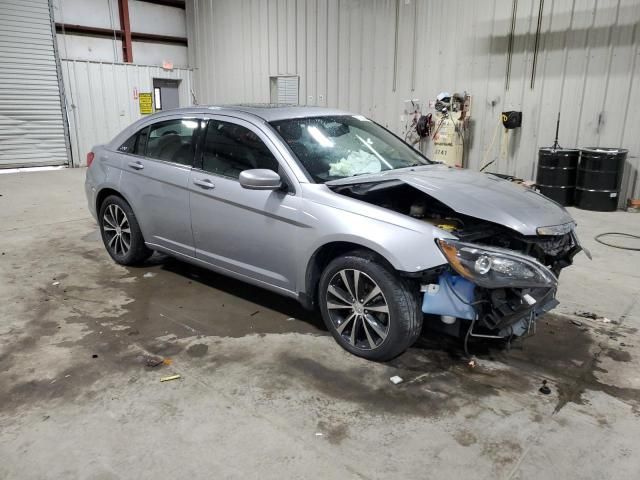 2013 Chrysler 200 Touring