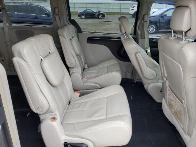 2016 Chrysler Town & Country Limited Platinum