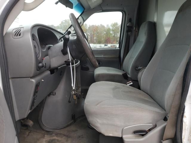 2007 Ford Econoline E450 Super Duty Cutaway Van