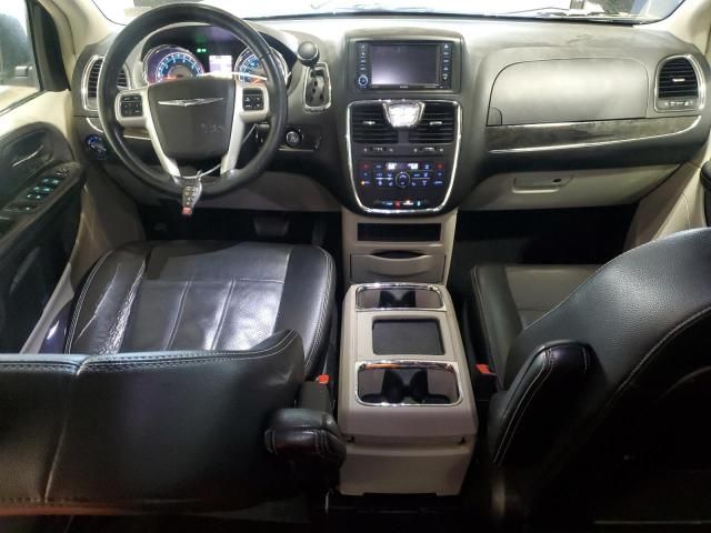 2016 Chrysler Town & Country Touring L