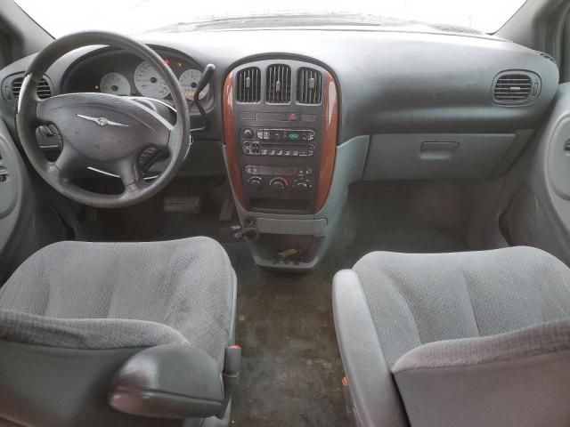 2005 Chrysler Town & Country