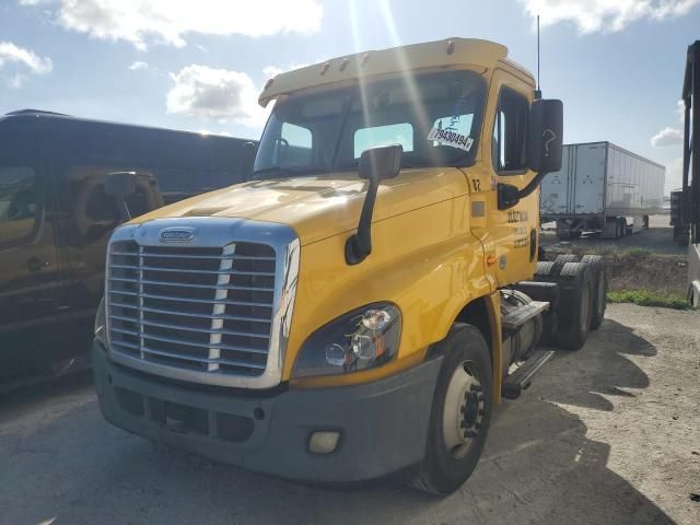 2014 Freightliner Cascadia 125