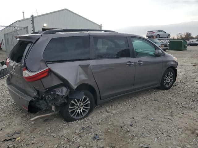 2019 Toyota Sienna XLE