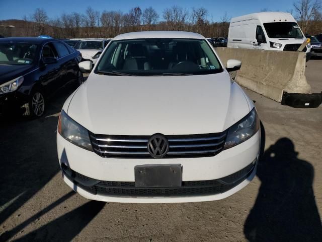 2013 Volkswagen Passat SE