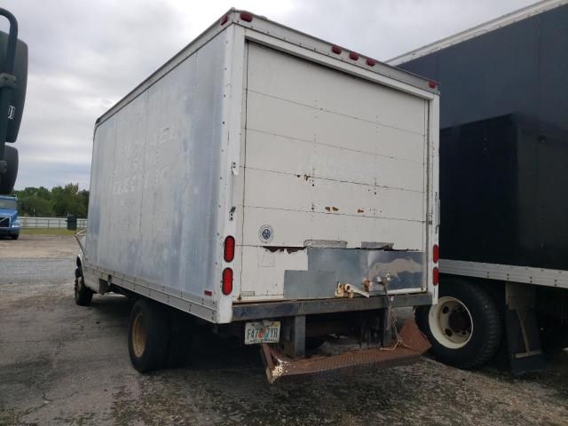 2001 Chevrolet Express Cutaway G3500