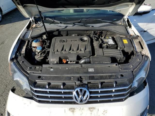 2013 Volkswagen Passat SEL