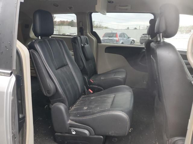 2016 Chrysler Town & Country Touring