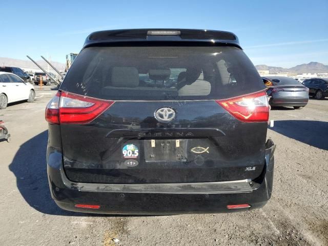 2017 Toyota Sienna XLE