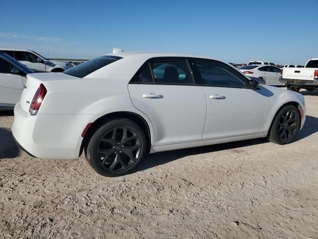 2022 Chrysler 300 Touring