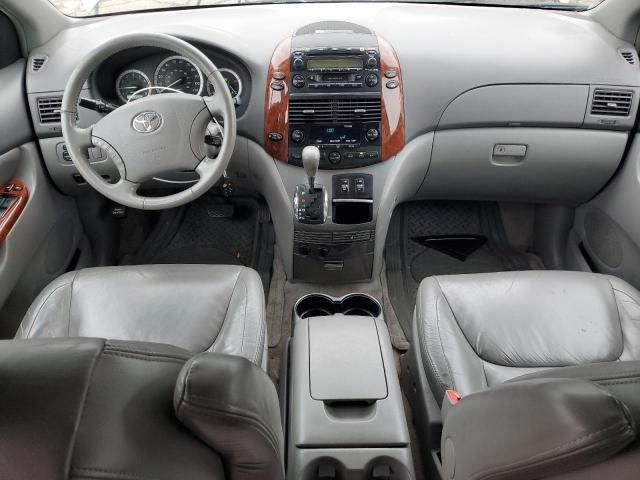 2005 Toyota Sienna XLE