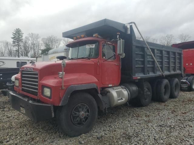 1996 Mack 600 RD600