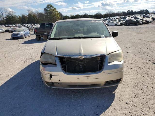 2009 Chrysler Town & Country LX