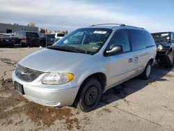 Chrysler Vehiculos salvage en venta: 2003 Chrysler Town & Country LX