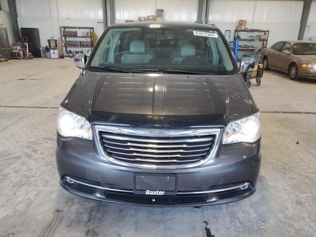 2016 Chrysler Town & Country Limited Platinum