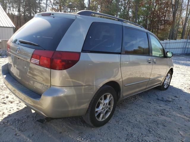 2004 Toyota Sienna LE