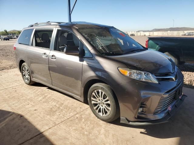 2020 Toyota Sienna XLE